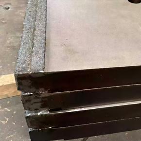 Tungsten carbide hardfaced wear blade